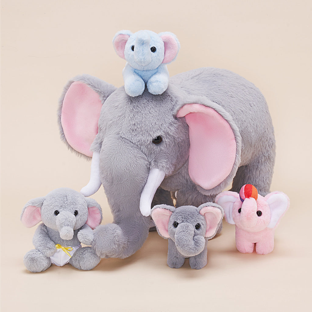 Ensemble de jouets en peluche de la famille des éléphants