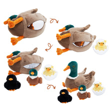 Charger l&#39;image dans la galerie, Famille de Canards, Peluche Nid de Canard avec 4 Bébés Canards à L&#39;intérieur