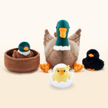 Charger l&#39;image dans la galerie, Famille de Canards, Peluche Nid de Canard avec 4 Bébés Canards à L&#39;intérieur