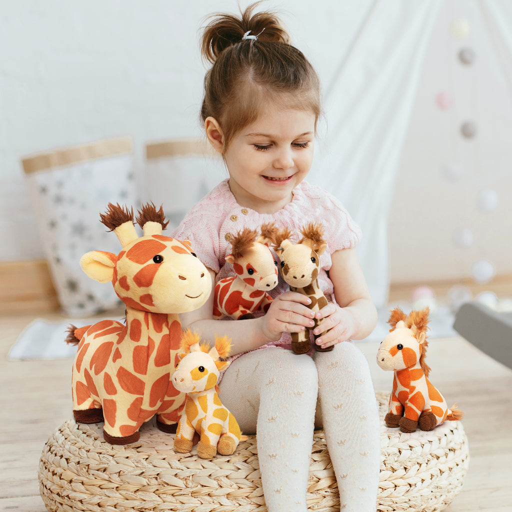 Ensemble de Jouets en Peluche Famille Girafe avec Coffret Cadeau 4 Pièces pour Bébé et Tout-petit