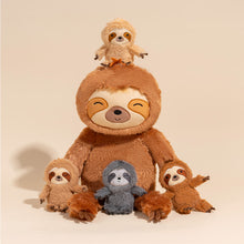 Charger l&#39;image dans la galerie, Ensemble de Jeu en Peluche de Famille Paresseux avec 4 Bébés Coffrets Cadeaux pour Tout-petit