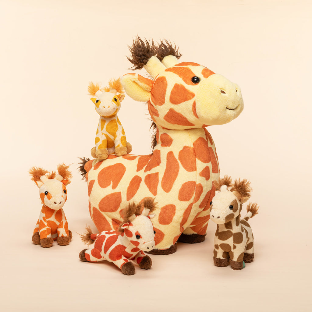 Ensemble de Jouets en Peluche Famille Girafe avec Coffret Cadeau 4 Pièces pour Bébé et Tout-petit