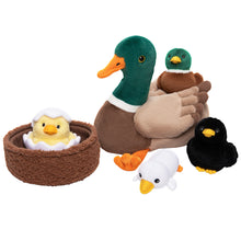 Charger l&#39;image dans la galerie, Famille de Canards, Peluche Nid de Canard avec 4 Bébés Canards à L&#39;intérieur