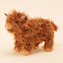 Charger l&#39;image dans la galerie, 40 cm - Peluche géante vache marron des Highlands pour enfants
