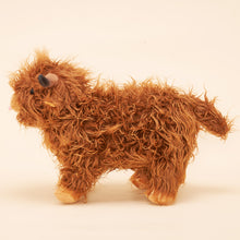 Charger l&#39;image dans la galerie, 40 cm - Peluche géante vache marron des Highlands pour enfants